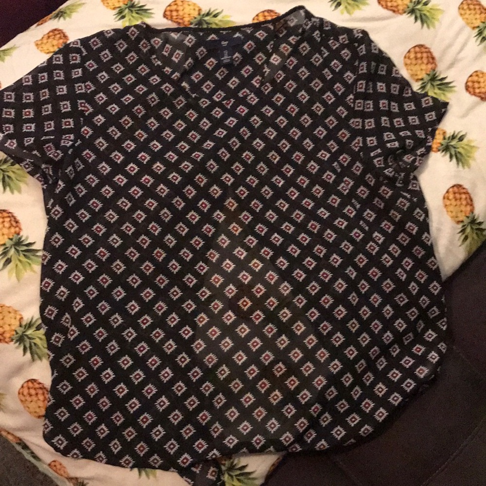 Sheer short sleeve and tulip open back Gap top